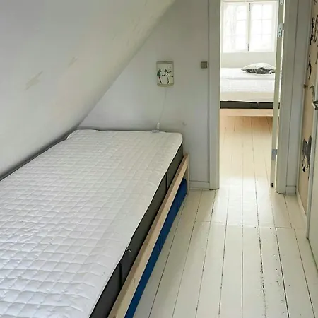 Thatched Wooden House With Sea View *