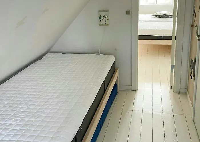 Thatched Wooden House With Sea View *