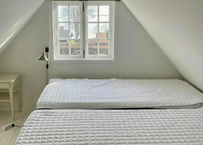 Hébergement de vacances Thatched Wooden House With Sea View *