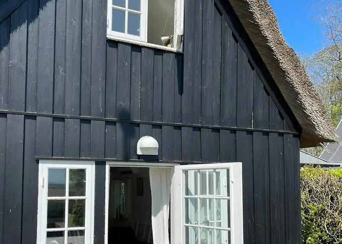 Thatched Wooden House With Sea View Haderslev